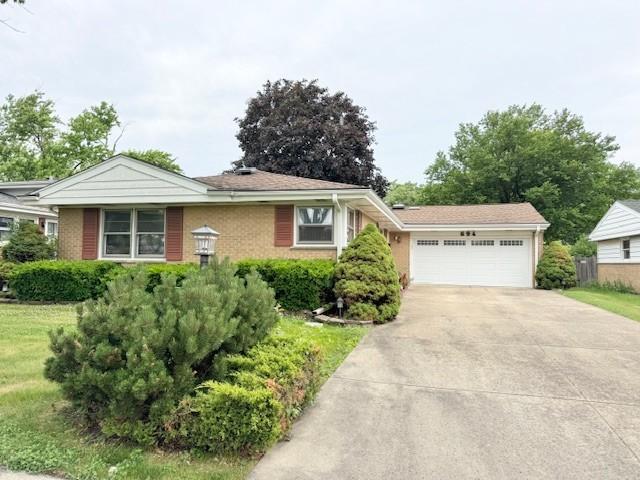 694 Mark Ave., Des Plaines, IL 60016
