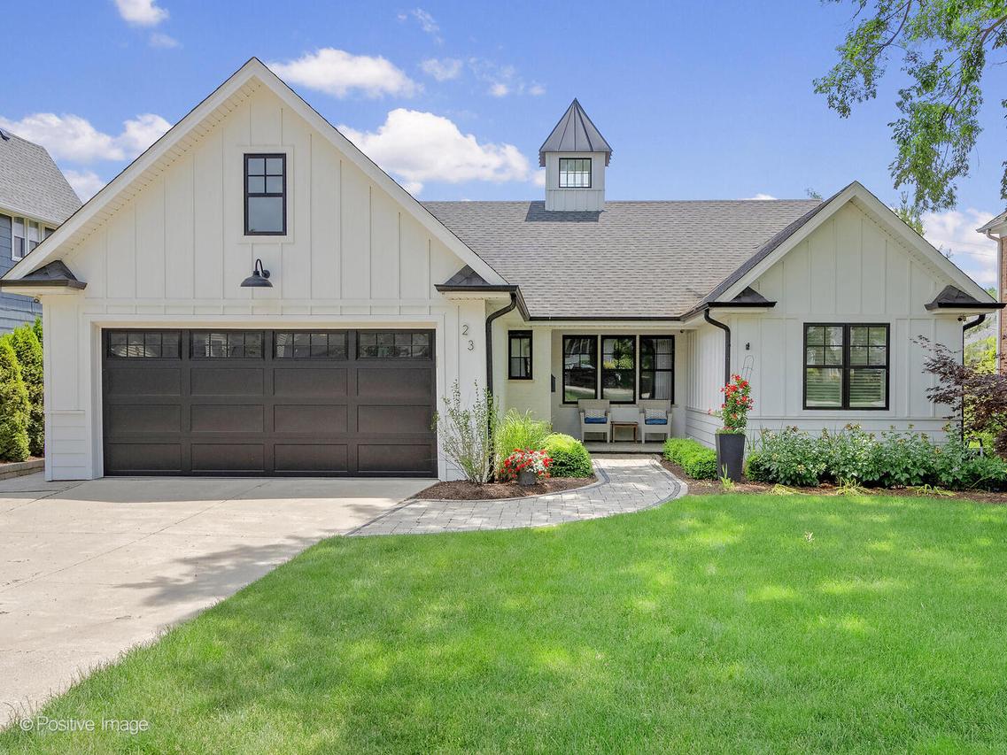 23 Chestnut Ave., Clarendon Hills, IL 60514