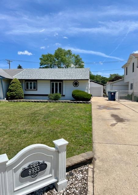8933 S Komensky Ave., Hometown, IL 60456