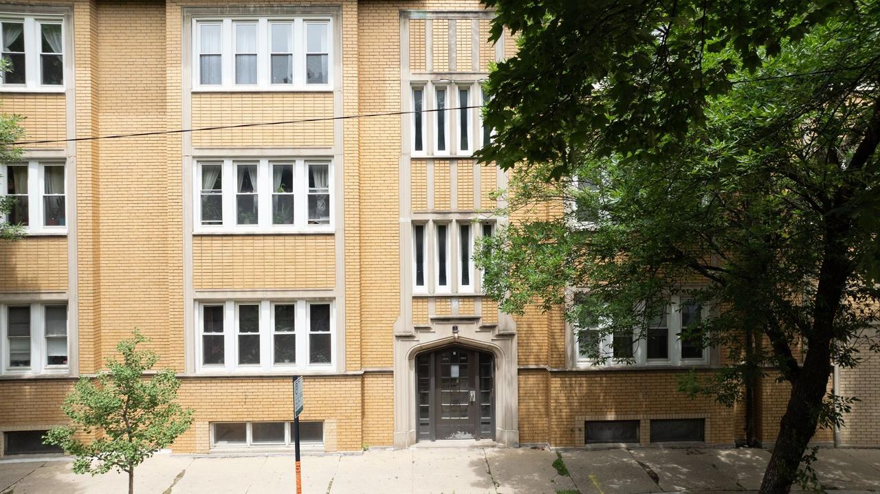 4006 W Wellington Ave. #3, Chicago, IL 60641