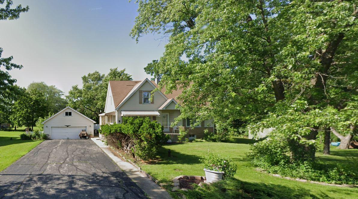 17W430 Pfund Ave., Addison, IL 60101