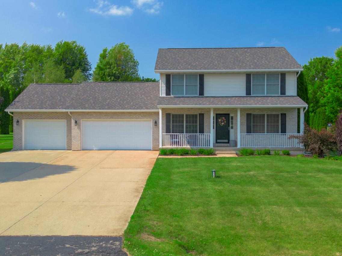 4526 Winn Rd., Sterling, IL 61081