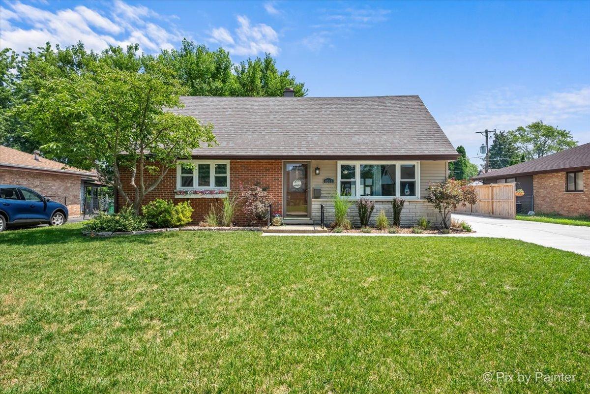 8907 Fairlane Dr., Bridgeview, IL 60455