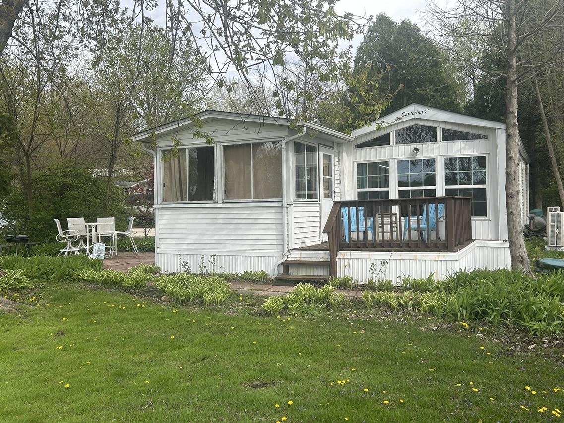 1009 Bay Rd. #7, Mchenry, IL 60051