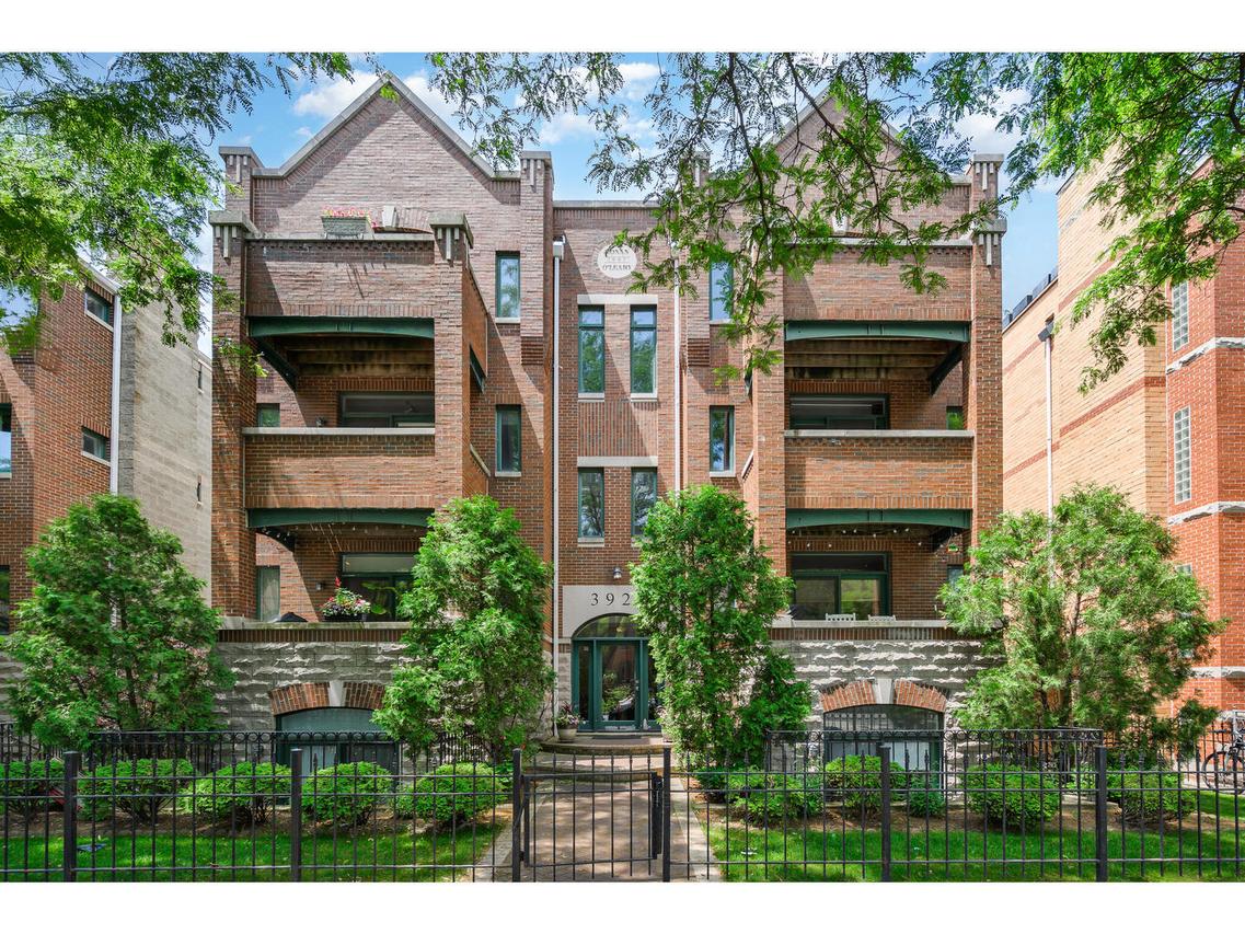 3924 N Southport Ave. #4S, Chicago, IL 60613