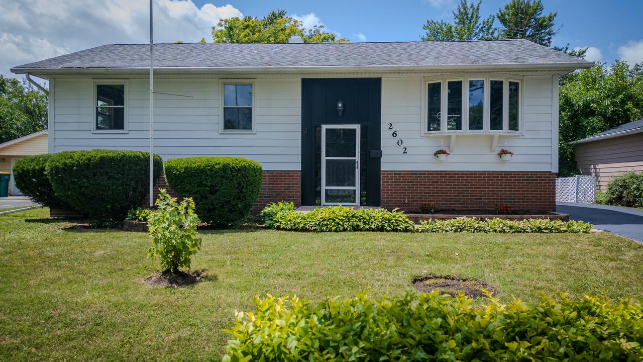 2602 Fairway Dr., Joliet, IL 60435
