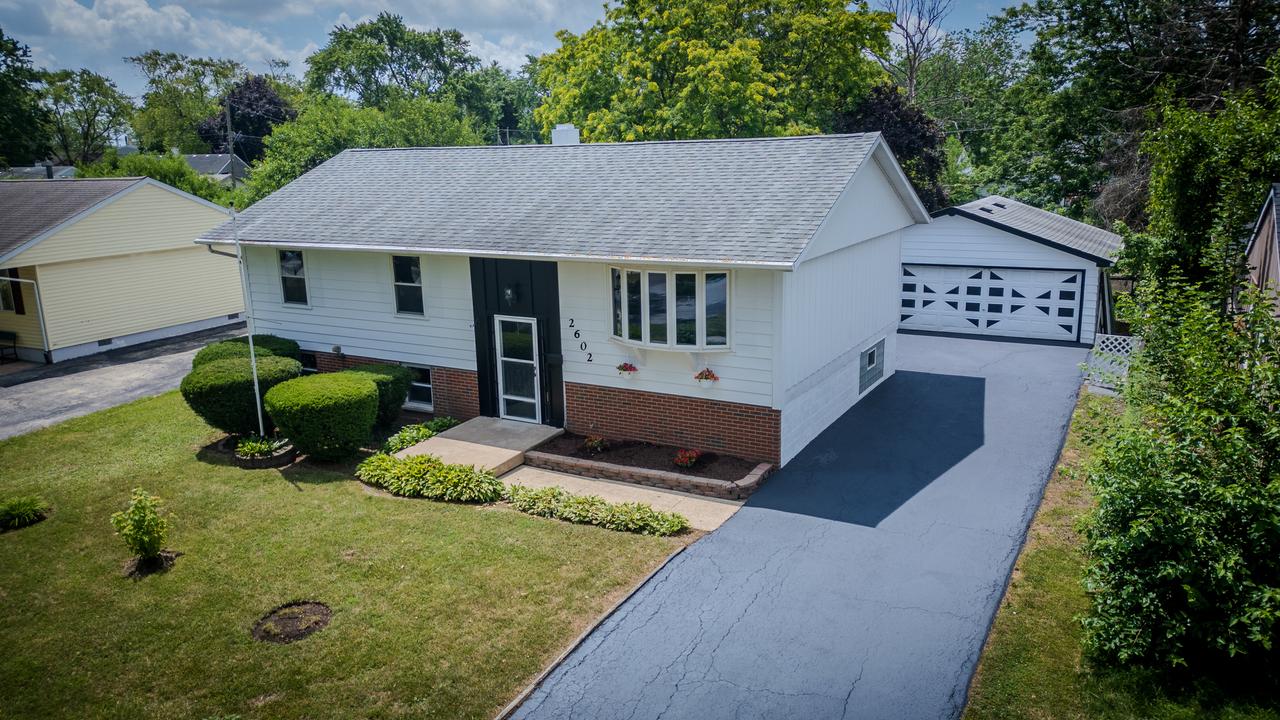 2602 Fairway Dr., Joliet, IL 60435