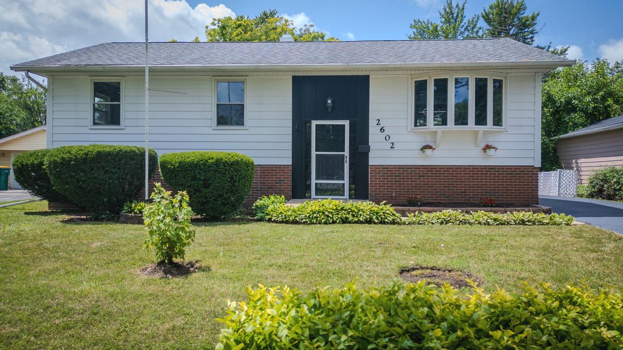 2602 Fairway Dr., Joliet, IL 60435