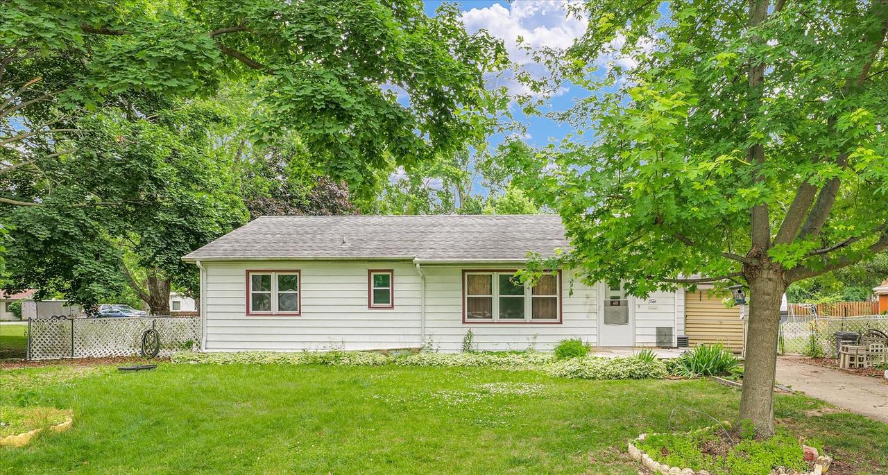 10 Park Lawn St., Paxton, IL 60957