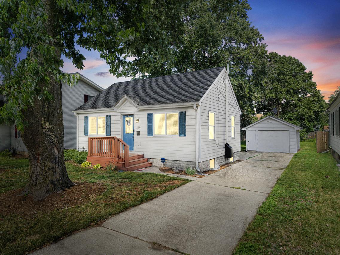 1118 Somonauk St., Sycamore, IL 60178