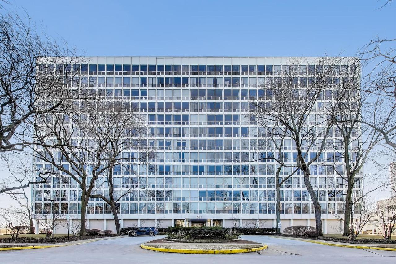 601 E 32nd St. #907, Chicago, IL 60616