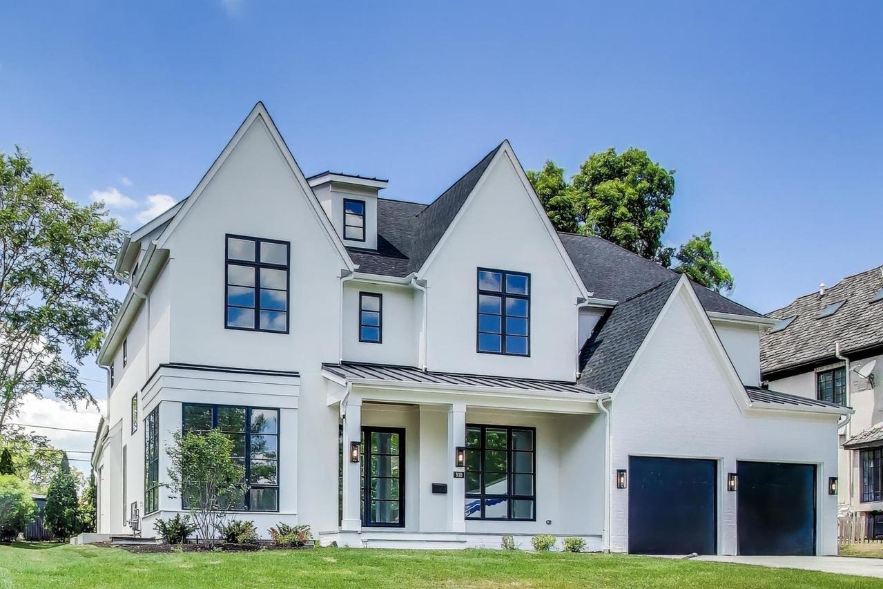 910 Allmen Ave., Hinsdale, IL 60521