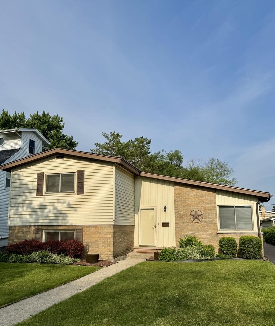 8142 N Chester Ave., Niles, IL 60714