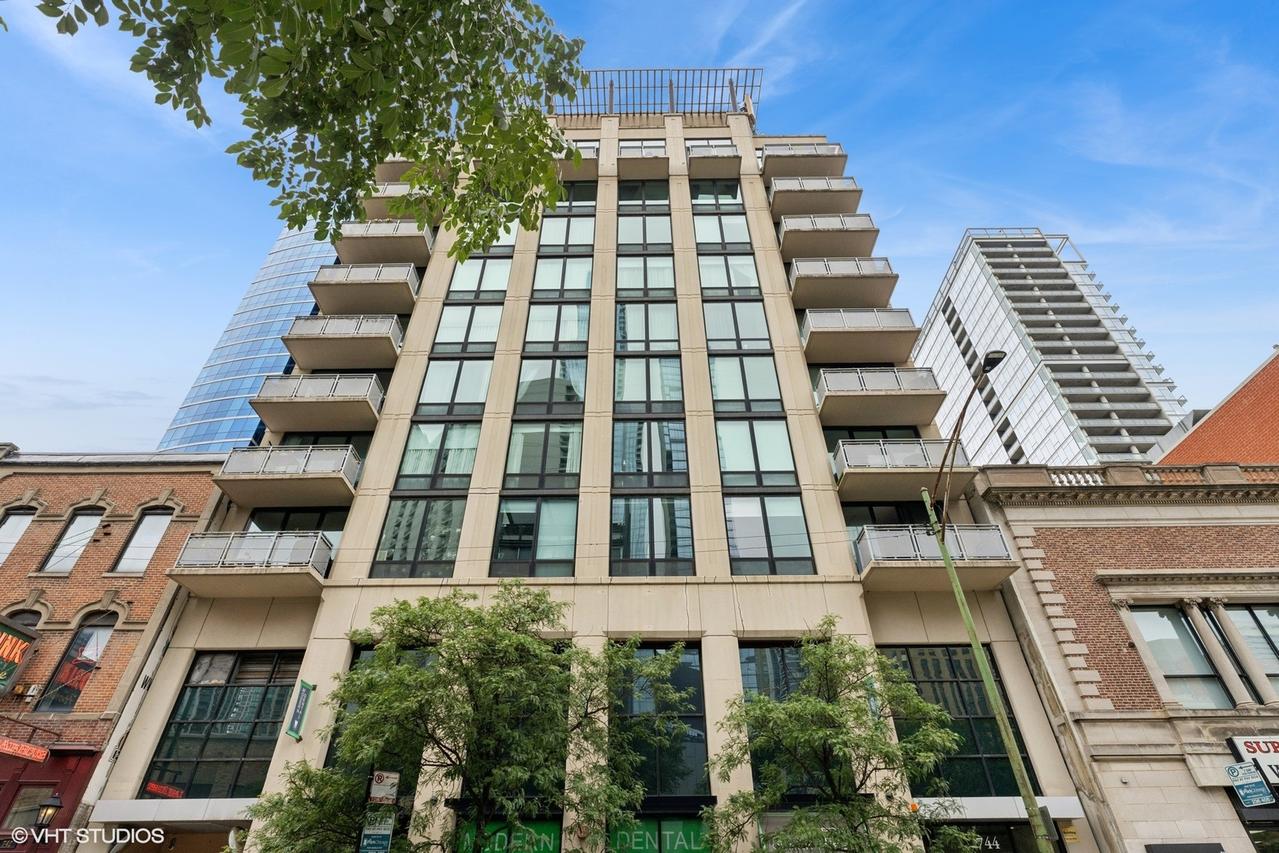 744 N Clark St. #1004, Chicago, IL 60654
