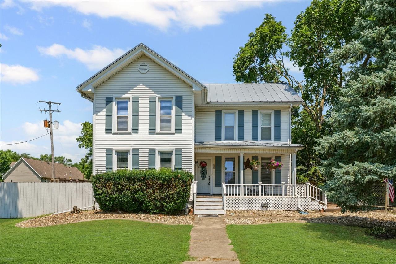835 E Pells St., Paxton, IL 60957