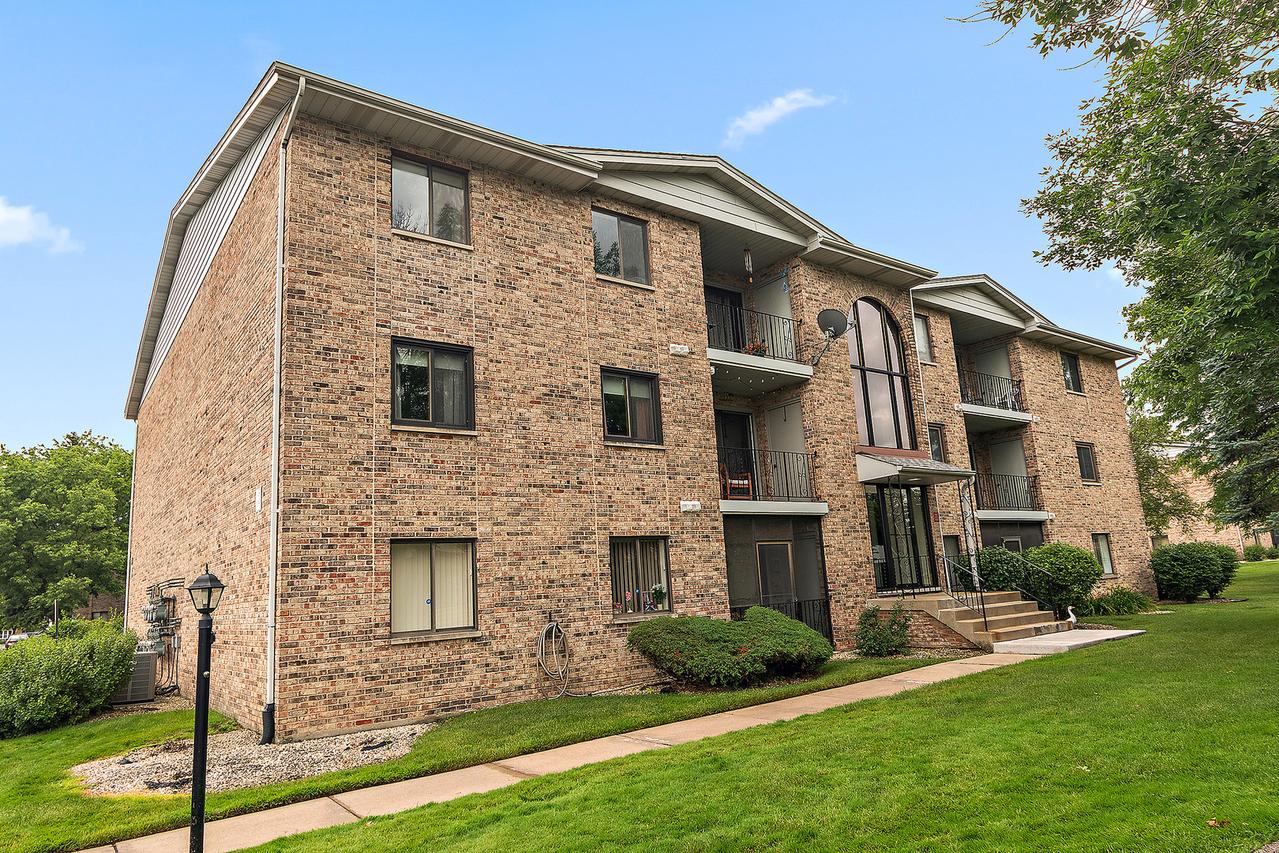 13248 W Circle Drive Pkwy. #407, Crestwood, IL 60418