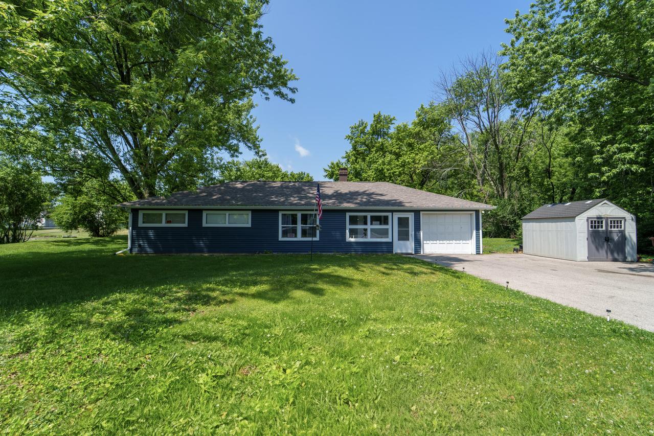 2007 Edgewood Dr., Woodstock, IL 60098