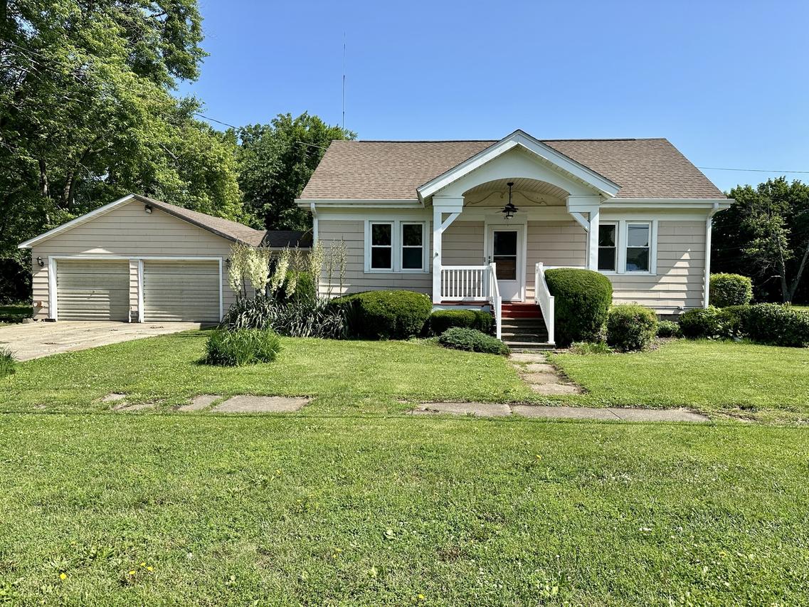 110 E Van Alstine St., Secor, IL 61771