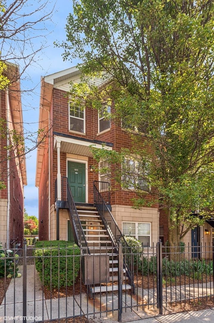 653 W Division St. #C, Chicago, IL 60610