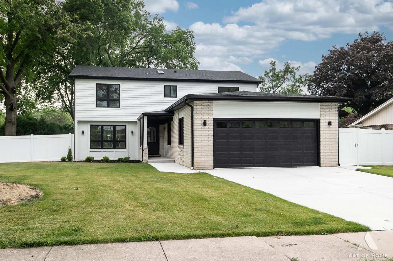 2656 Farnsworth Ln., Northbrook, IL 60062