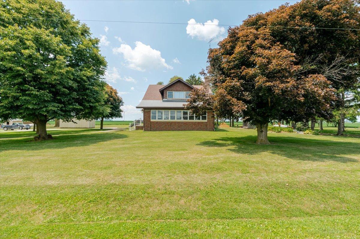 879 2300th Ave., Chestnut, IL 62518