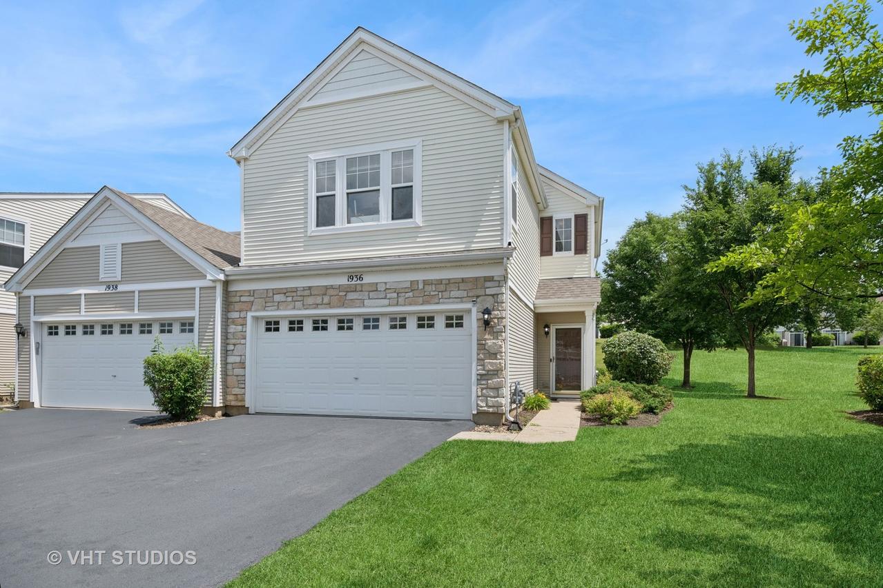 1936 Cobblestone Dr., Carpentersville, IL 60110