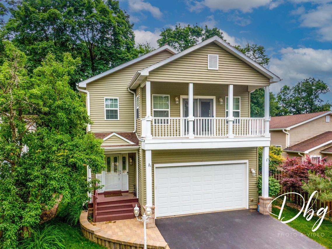 24725 W Hawthorne Dr., Round Lake, IL 60073