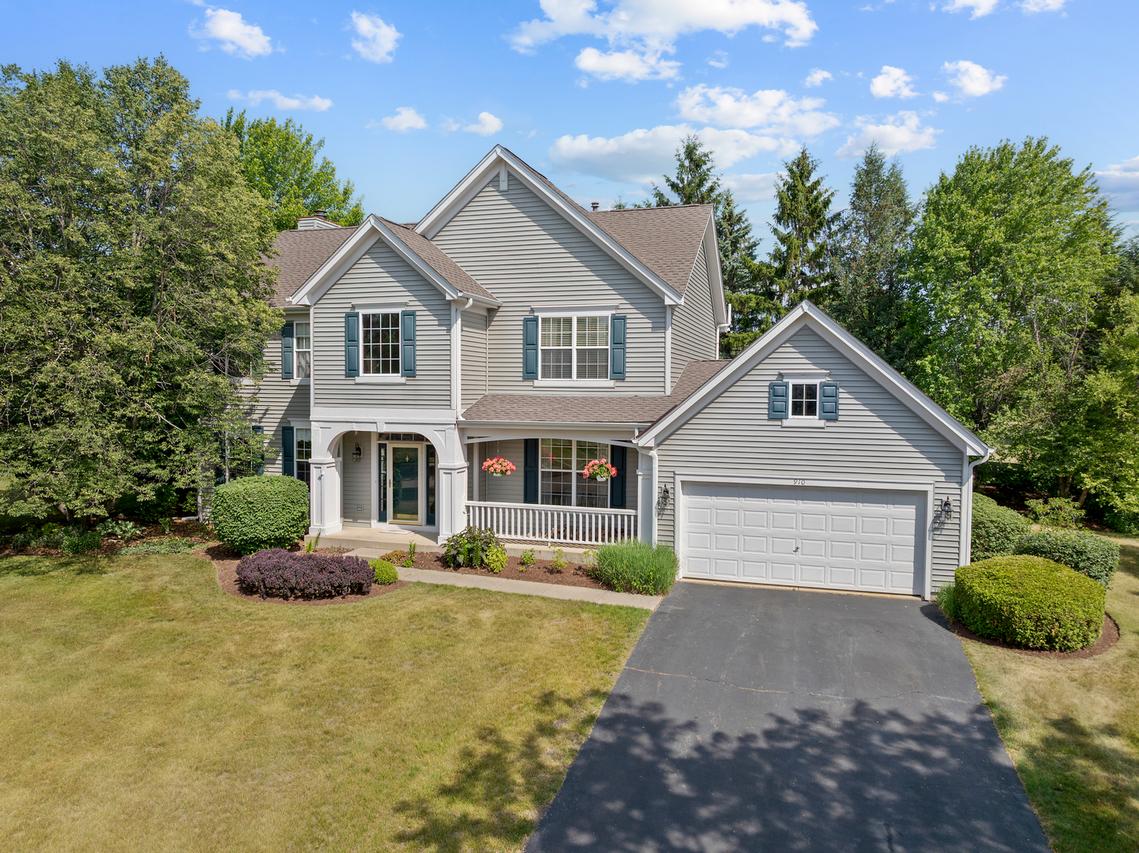 910 Angle Tarn Dr., West Dundee, IL 60118