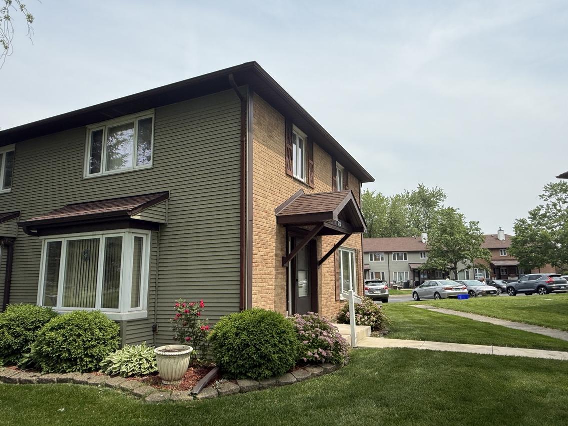 215 Krotiak Rd., Park Forest, IL 60466