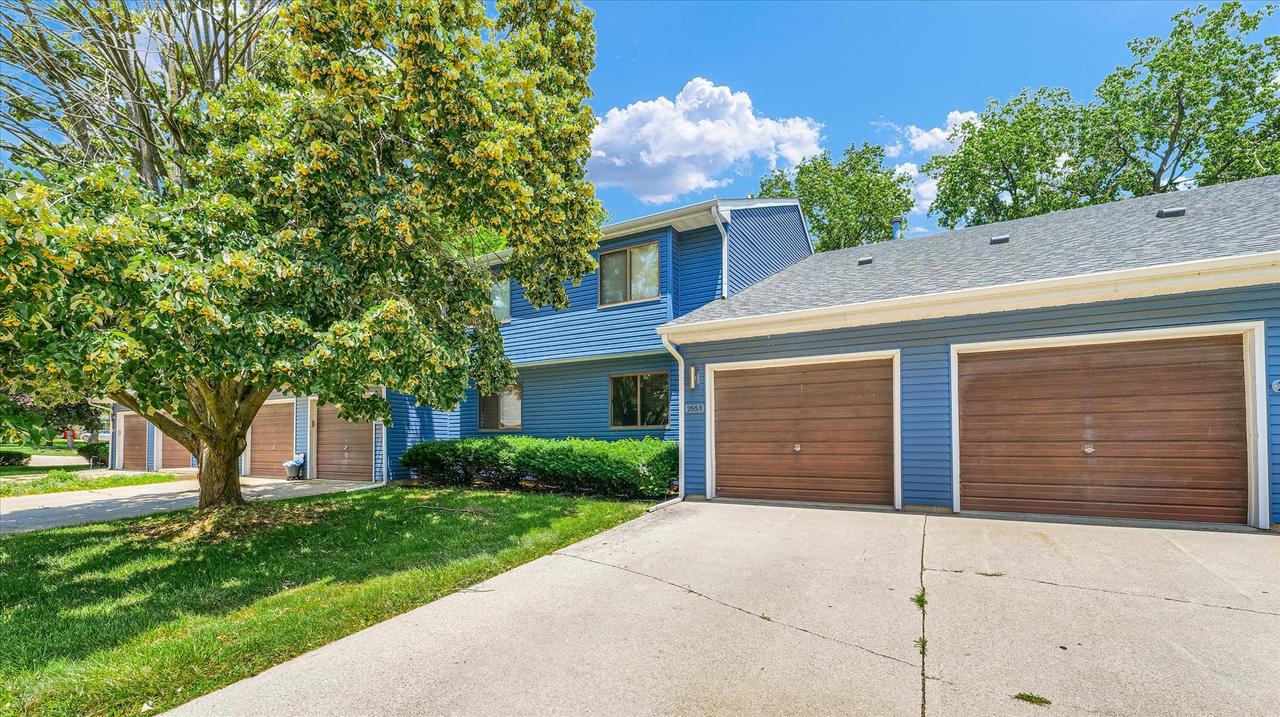 2553 Clayton Blvd., Champaign, IL 61822