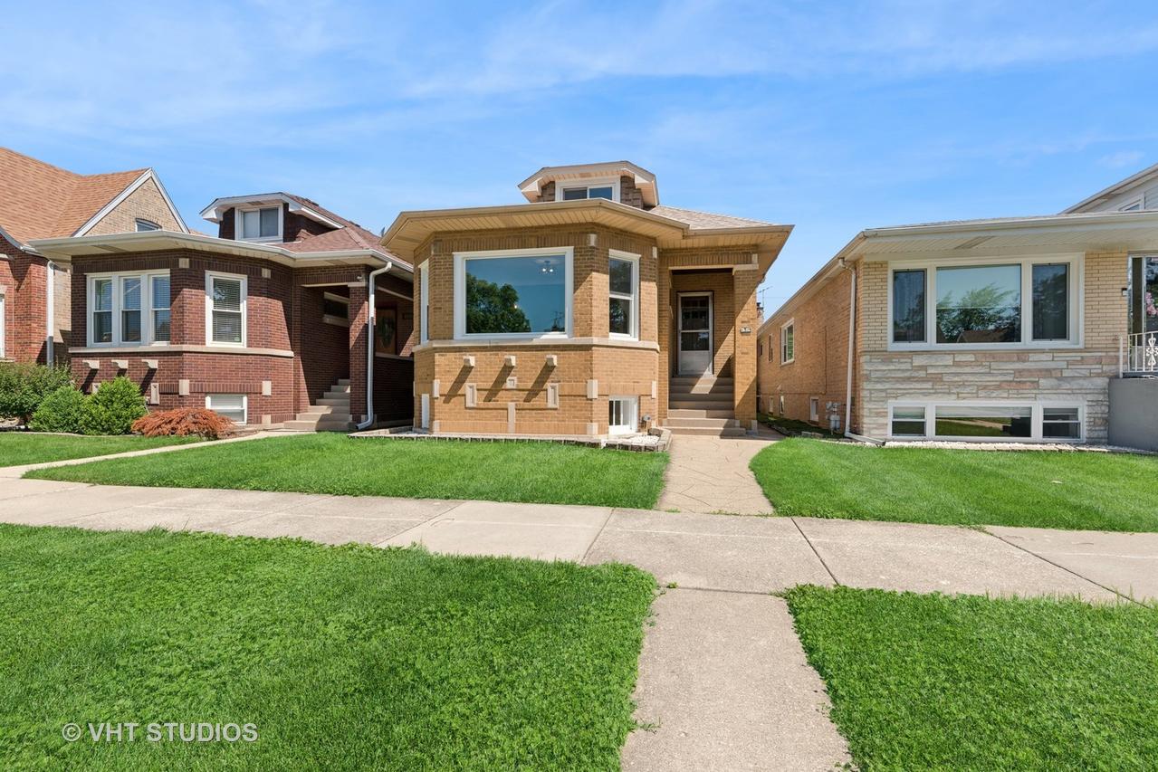 6236 W Cornelia Ave., Chicago, IL 60634