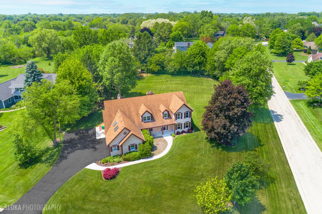 1 Byron Ct., Hawthorn Woods, IL 60047