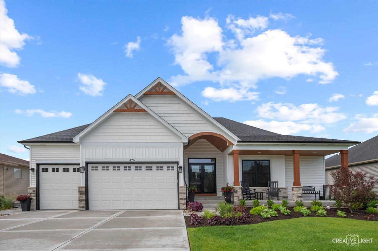 476 Deerfield Dr., Oswego, IL 60543