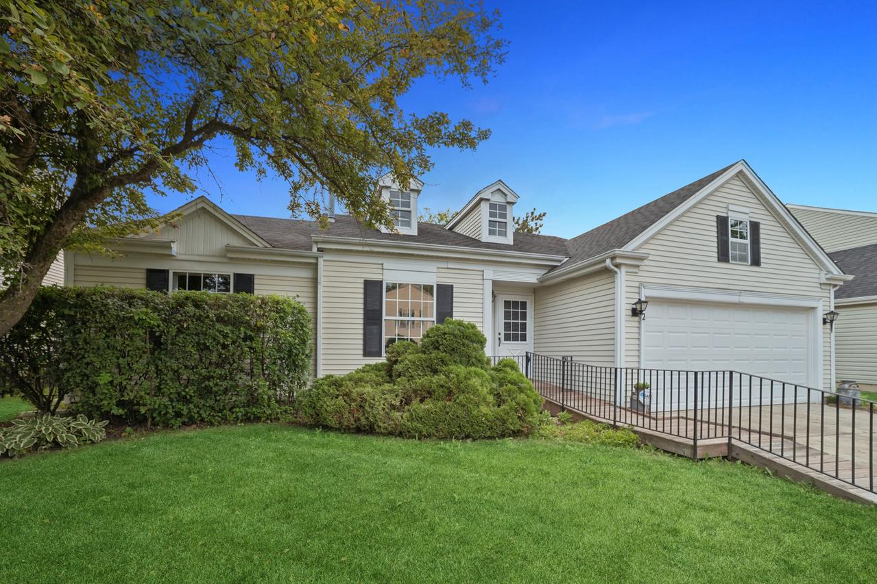 52 Mckinley Ln., Streamwood, IL 60107