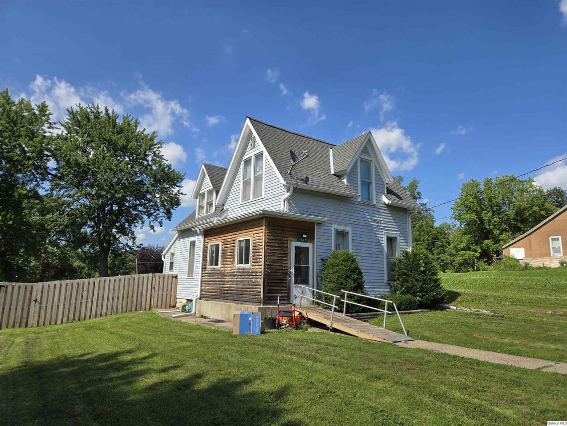 1429 Monroe St., Quincy, IL 62301