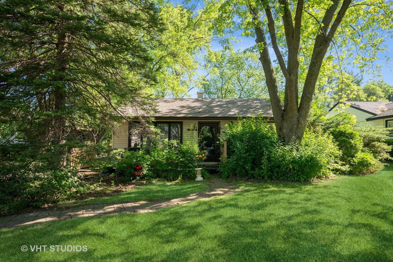 2506 Sigwalt St., Rolling Meadows, IL 60008