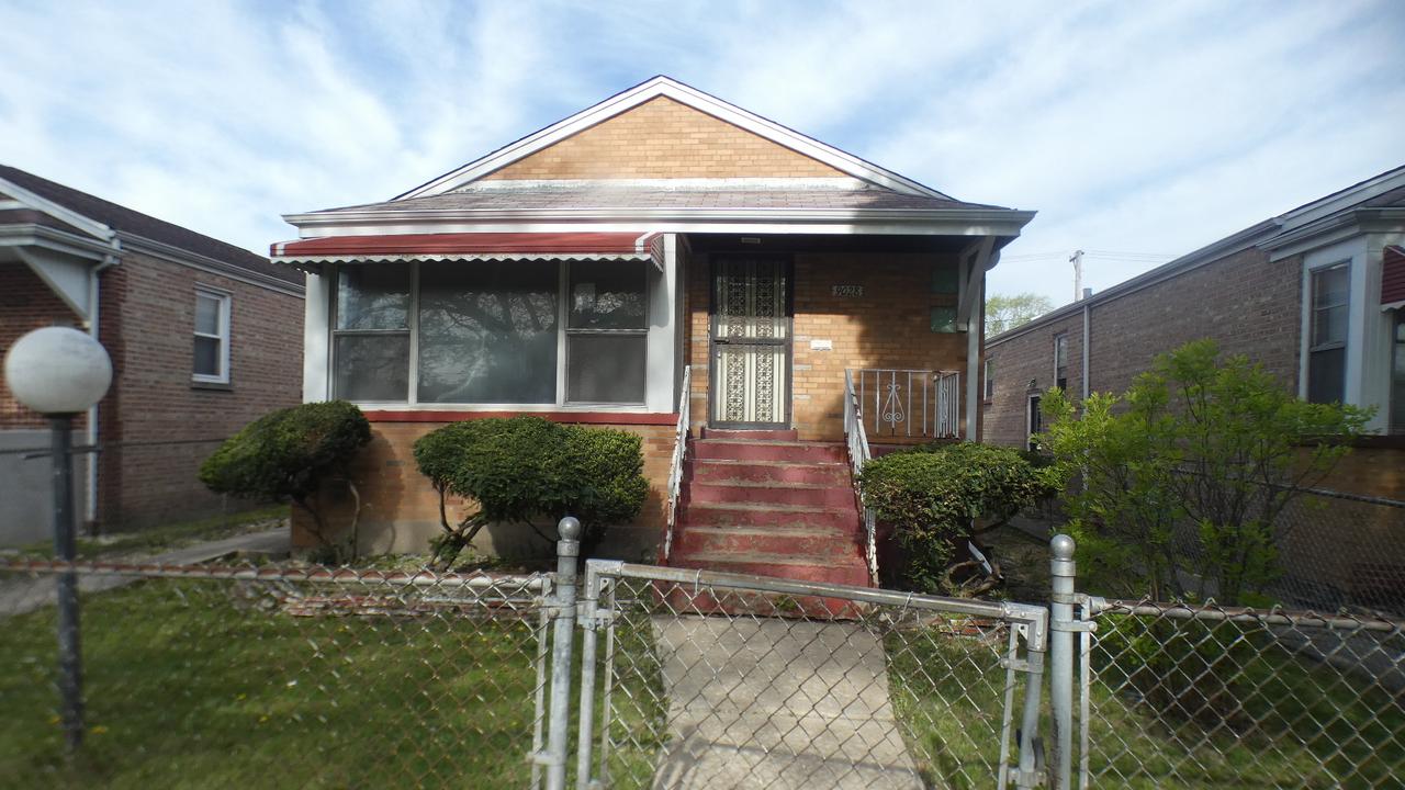 9028 S Carpenter St., Chicago, IL 60620