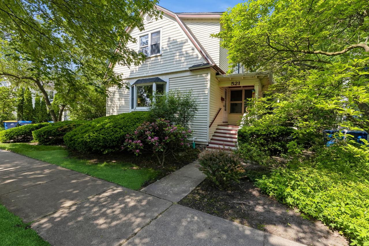 521 10th St., Wilmette, IL 60091