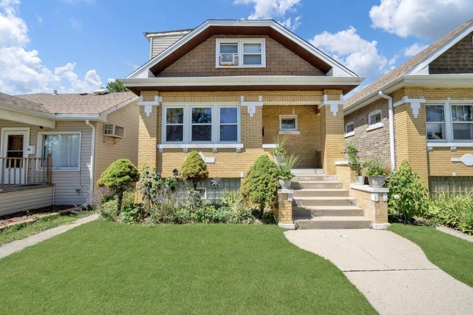 2816 Cuyler Ave., Berwyn, IL 60402