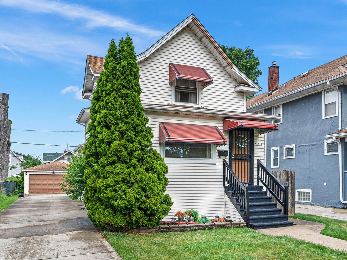 608 S 2nd Ave., Maywood, IL 60153
