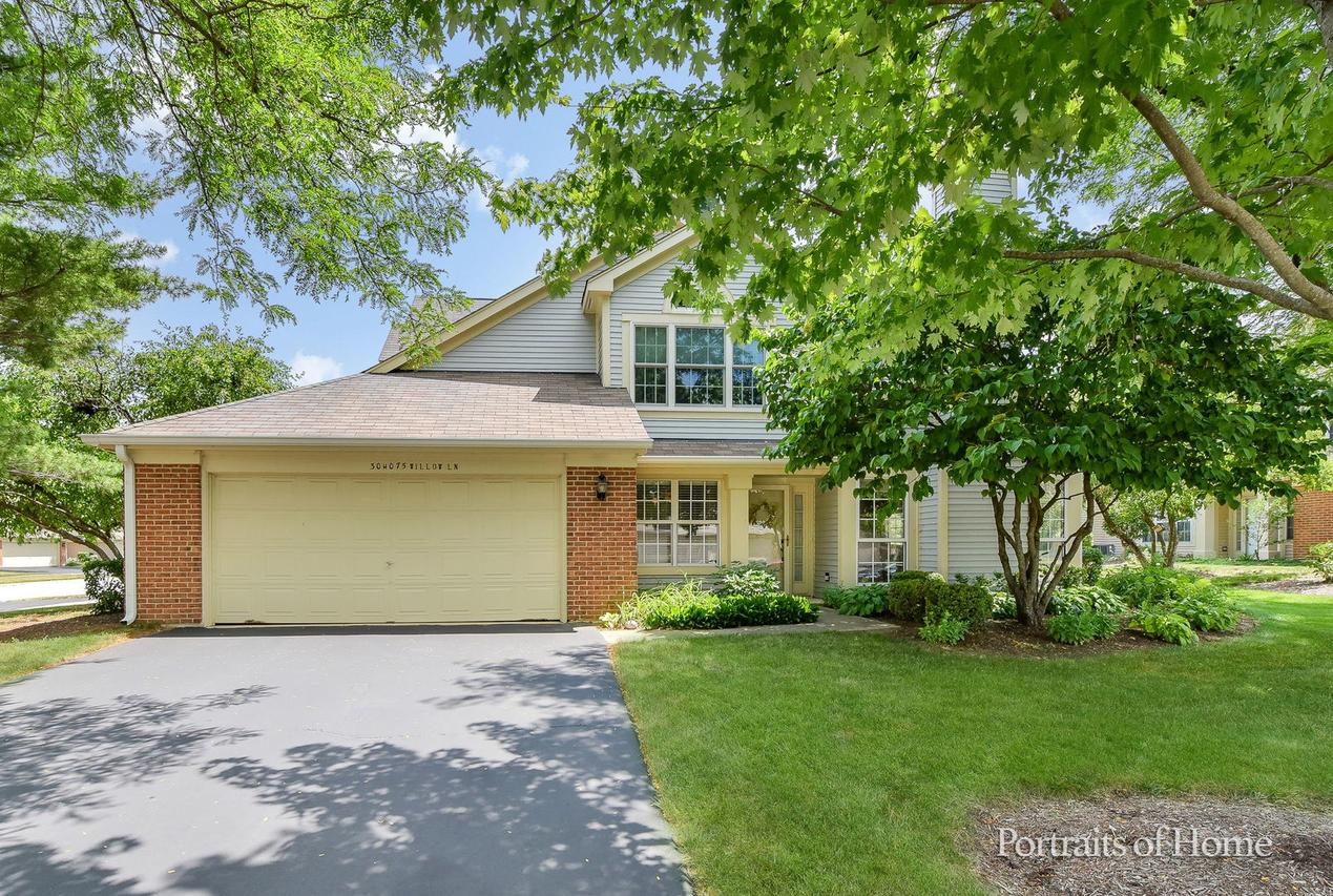 30W075 Willow Ln. #075, Warrenville, IL 60555