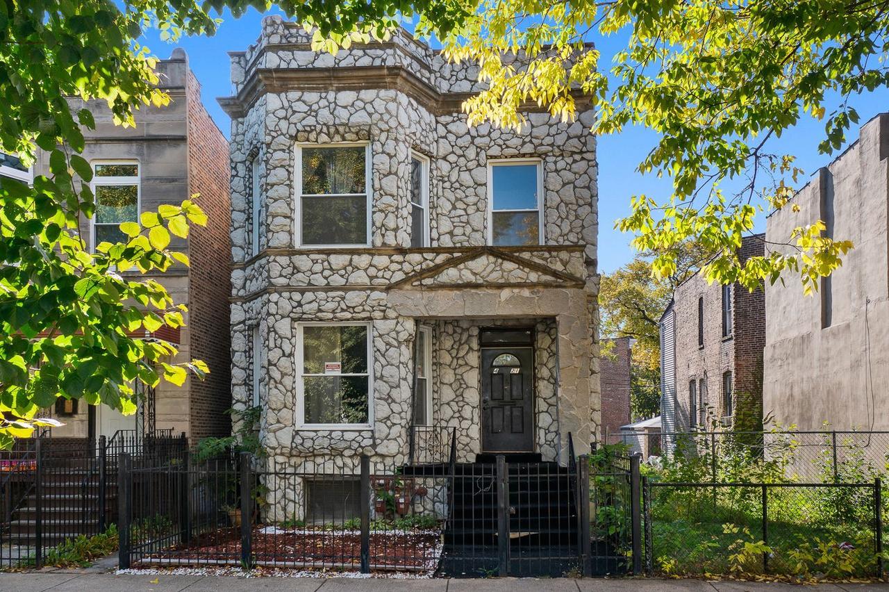 4321 W Maypole Ave., Chicago, IL 60624