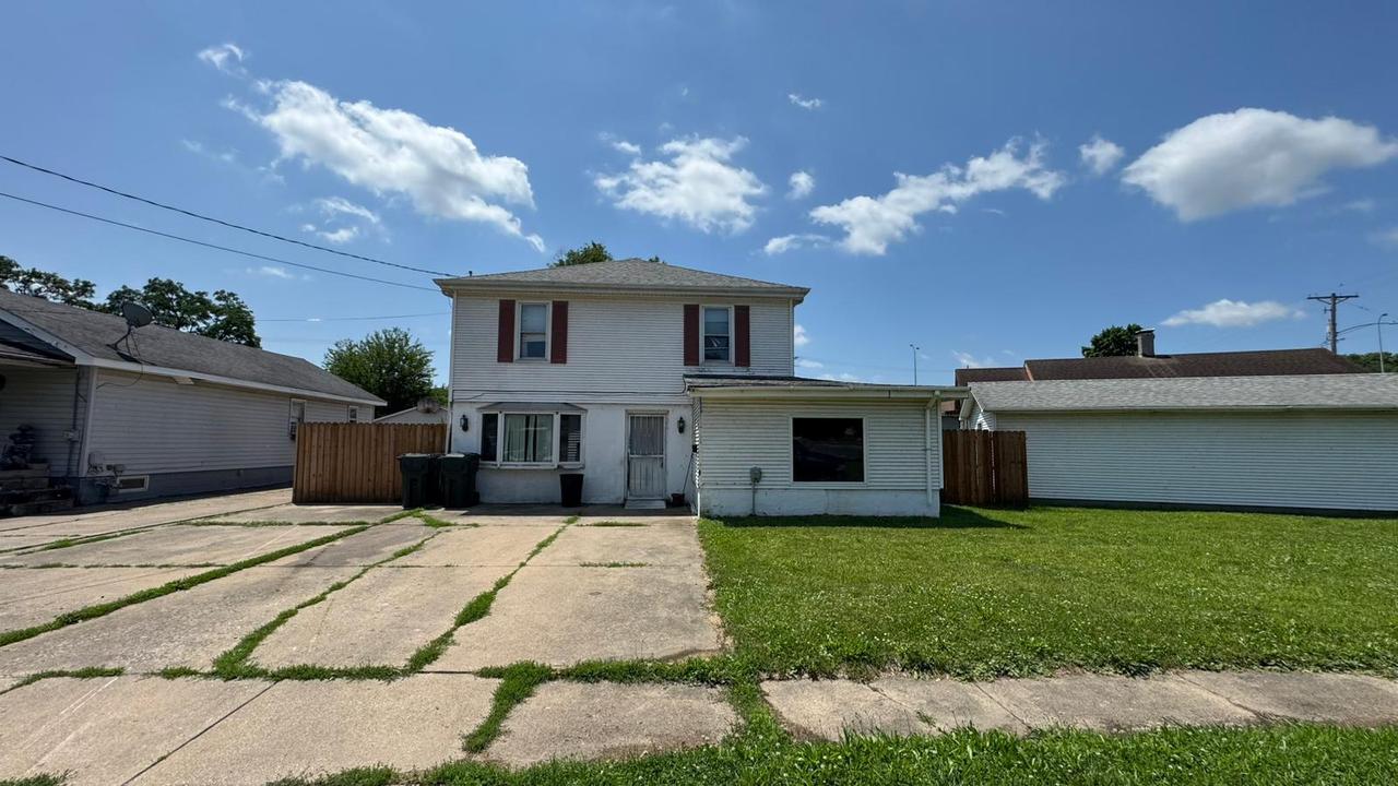 110 E Sheen Ave., East Peoria, IL 61611