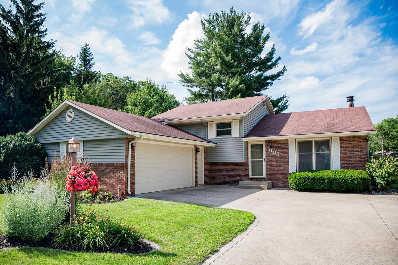 606 W Dunbar St., Mahomet, IL 61853