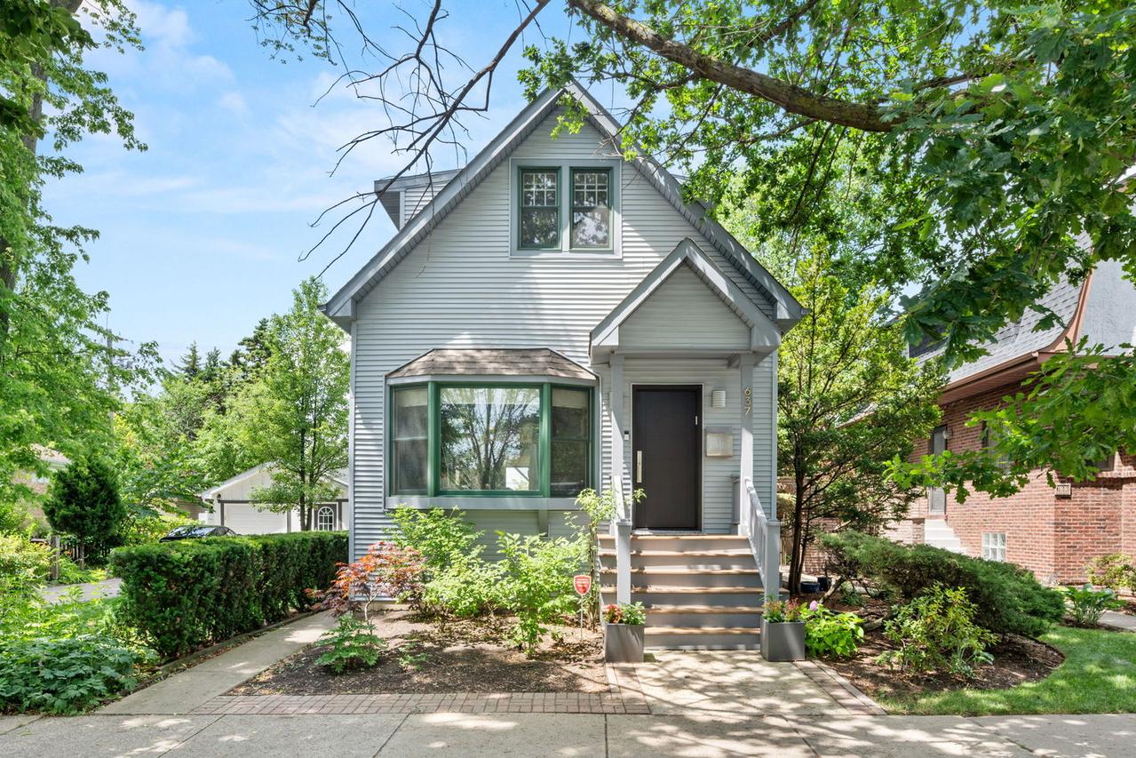 637 Highland Ave., Oak Park, IL 60304