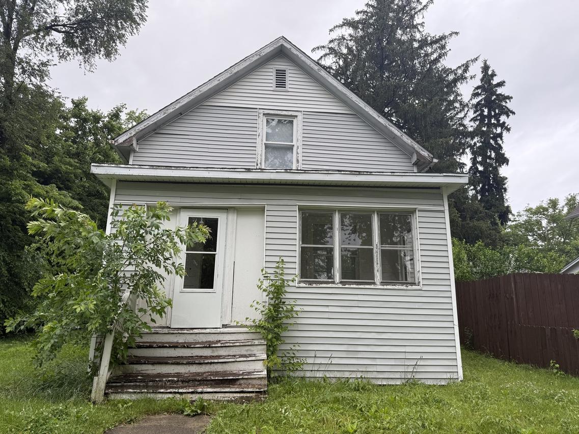 1571 E Bourbonnais St., Kankakee, IL 60901
