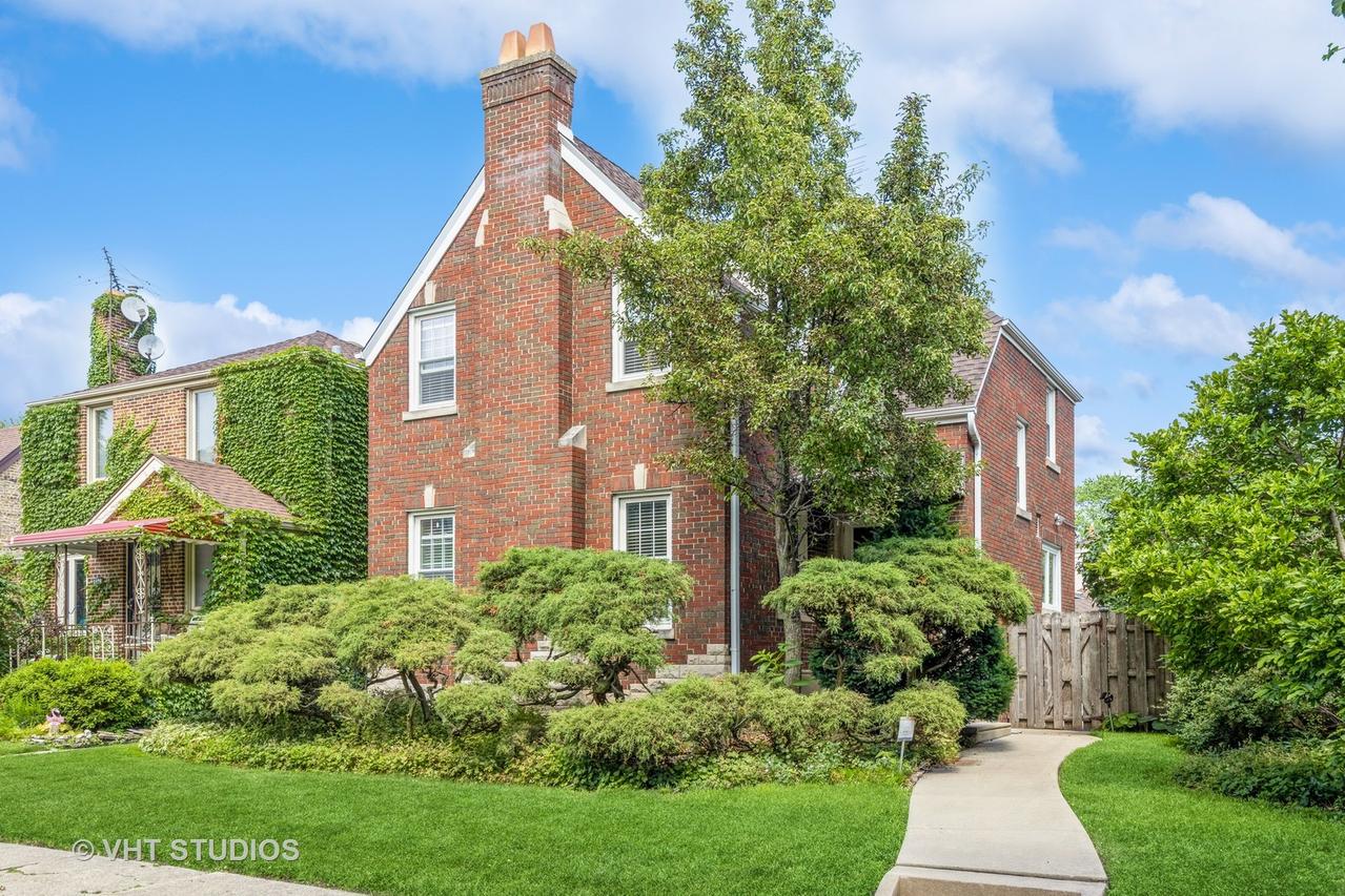 1823 N Newland Ave., Chicago, IL 60707
