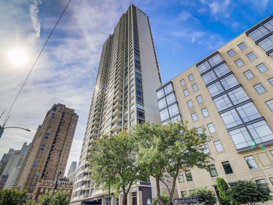1300 N Lake Shore Dr. #20AB, Chicago, IL 60610