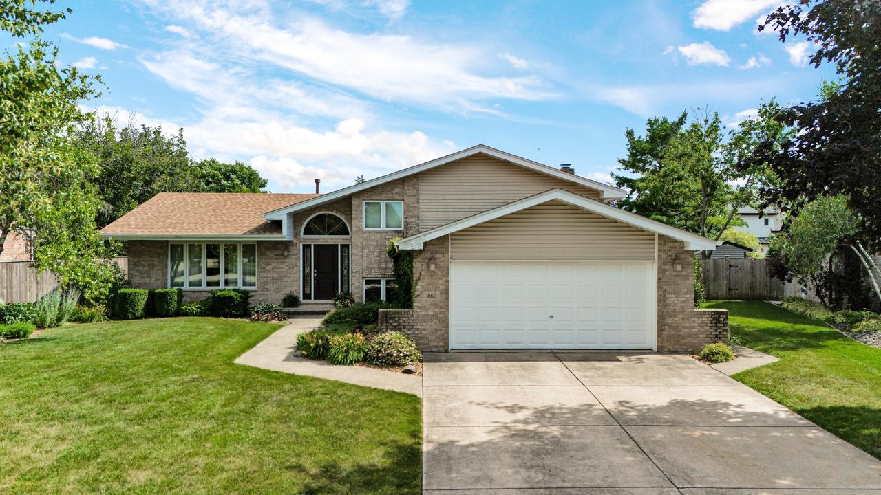 1860 Harvard Ln., New Lenox, IL 60451