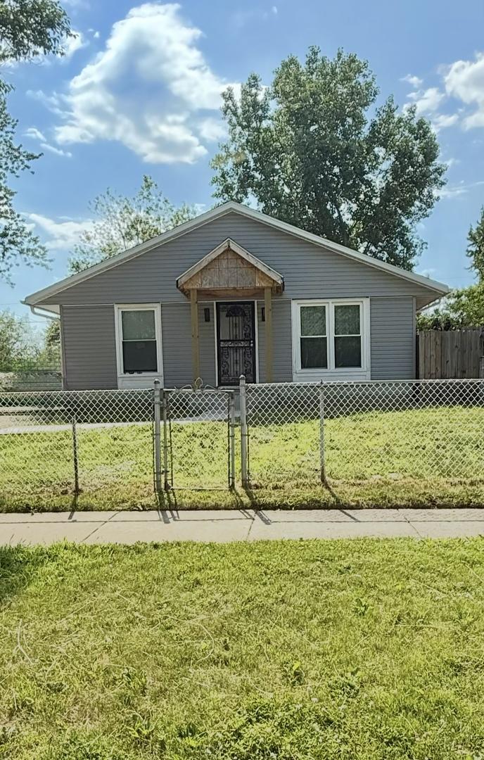 1908 Gideon Ave., Zion, IL 60099